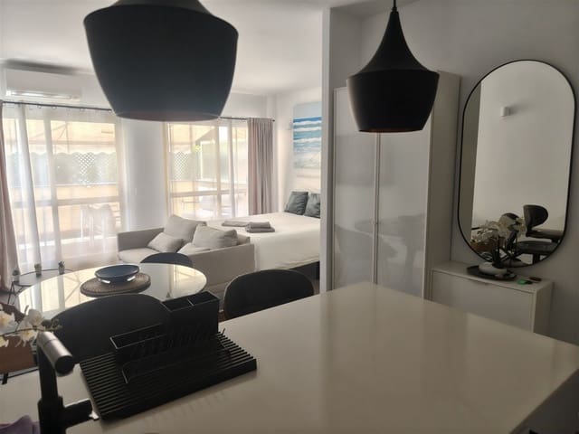 Studio na sprzedaż w Elviria, Marbella z basenem - 299 000 € (Ref: 9109438)