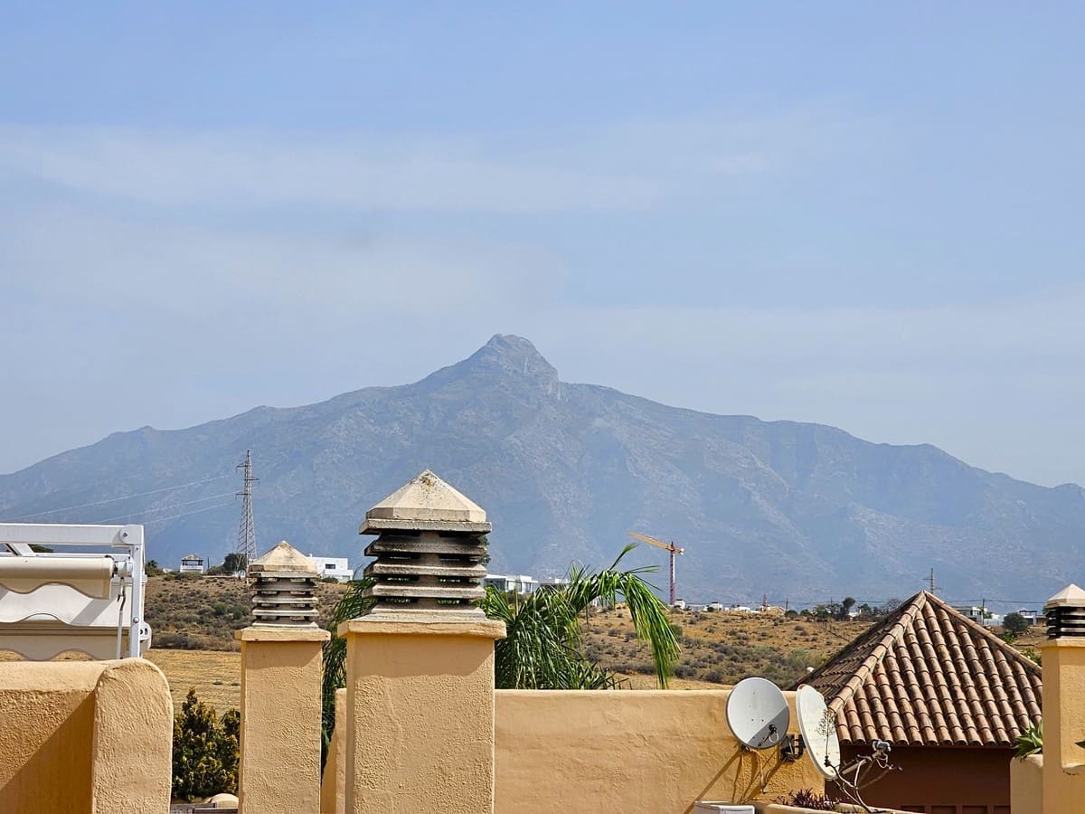 4 sovrum Hus till salu i Nueva Andalucia med pool garage - 599 000 € (Ref: 9129292)