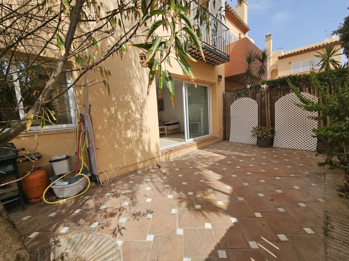 4 sovrum Hus till salu i Nueva Andalucia med pool garage - 599 000 € (Ref: 9129292)