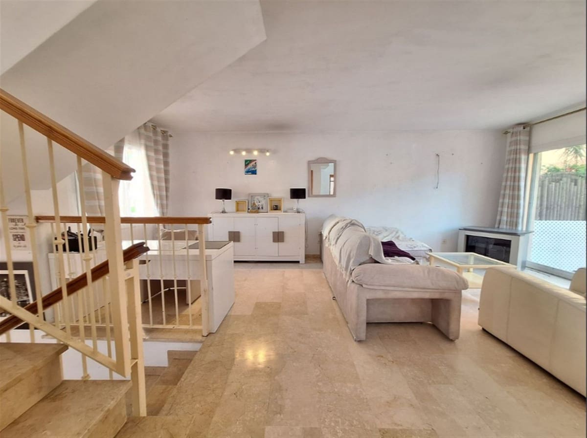 Casa de 4 habitaciones en Nueva Andalucia en venta con piscina garaje - 599.000 € (Ref: 9129292)
