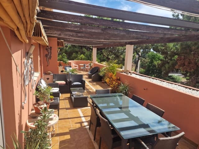 2 sovrum Takvåning till salu i Elviria, Marbella med pool garage - 495 000 € (Ref: 9133178)