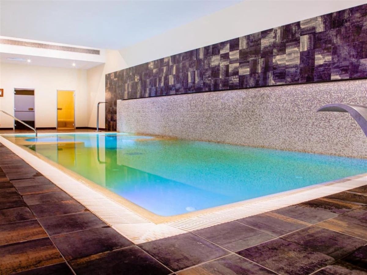 2 soveværelse Lejlighed til salg i Estepona med swimmingpool garage - € 450.000 (Ref: 9134719)