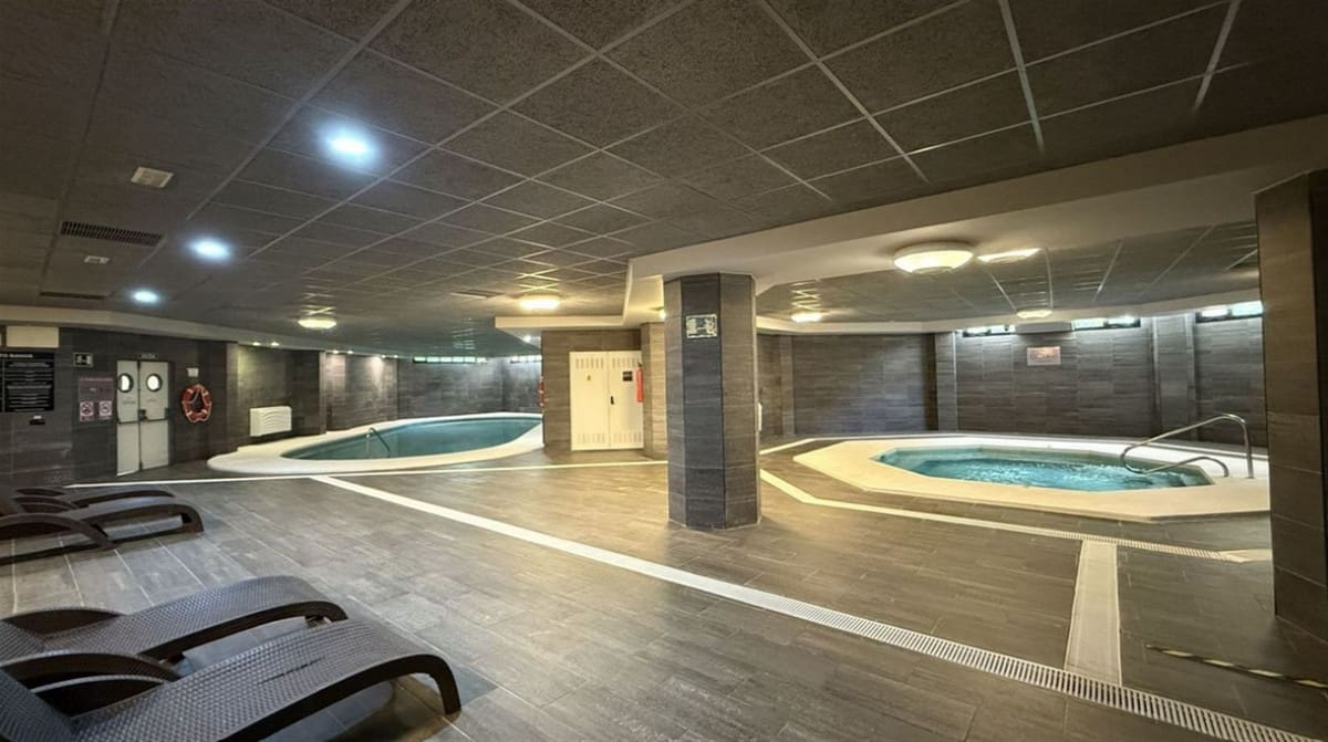 3 bedroom Apartment for sale in Puerto Banus with pool garage - € 849,000 (Ref: 9142319)