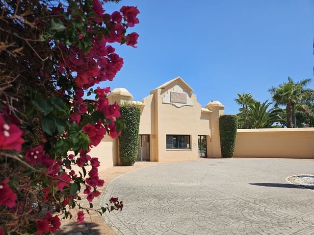 3 soverom Leilighet til salgs i Puerto Banus, Marbella med svømmebasseng garasje - € 849 000 (Ref: 9142319)