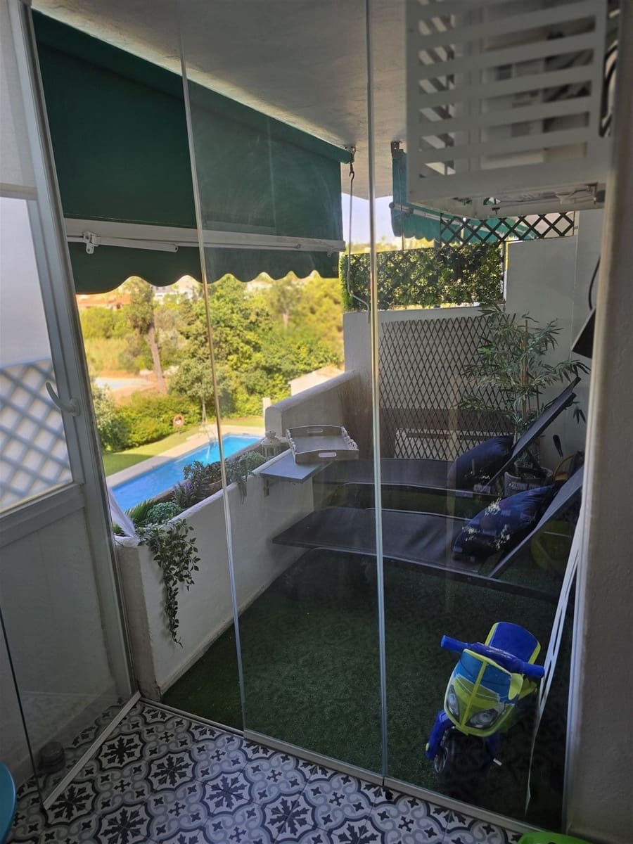 2 bedroom Apartment for sale in Cabopino with pool - € 329,000 (Ref: 9146402)