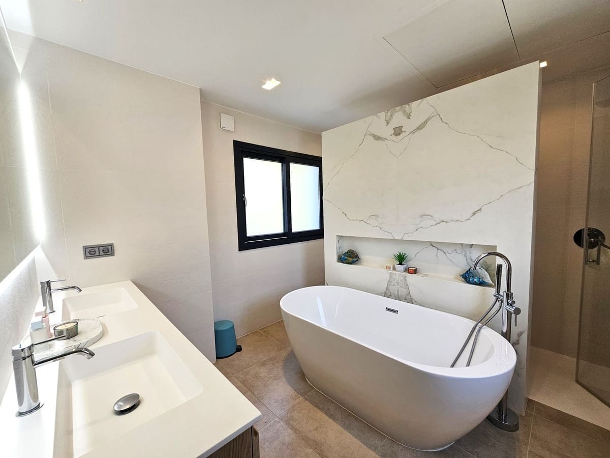 4 soverom Villa til salgs i Benahavis med svømmebasseng garasje - € 2 595 000 (Ref: 9185912)