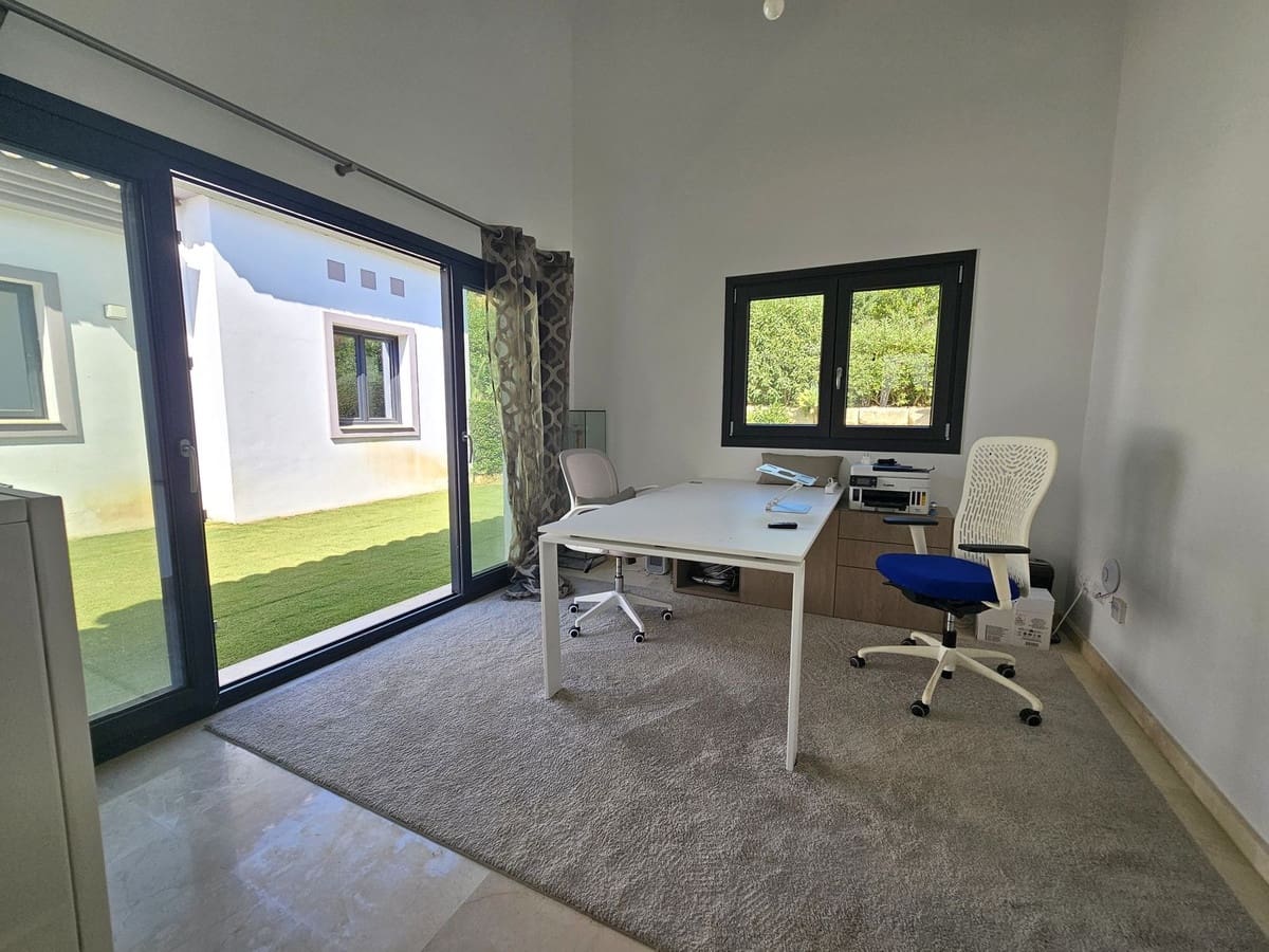 4 soverom Villa til salgs i Benahavis med svømmebasseng garasje - € 2 595 000 (Ref: 9185912)