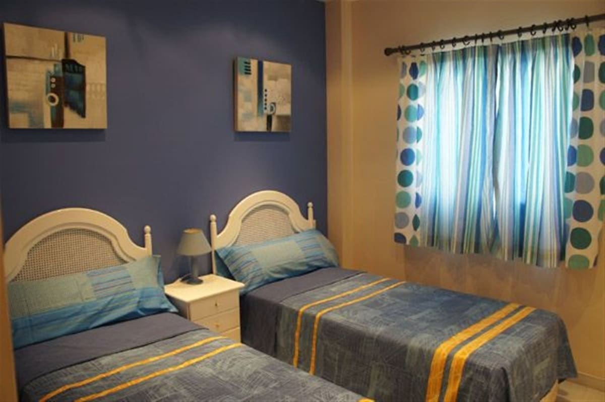 2 bedroom Apartment for sale in Puerto Banus with pool - € 1,070,000 (Ref: 9193301)