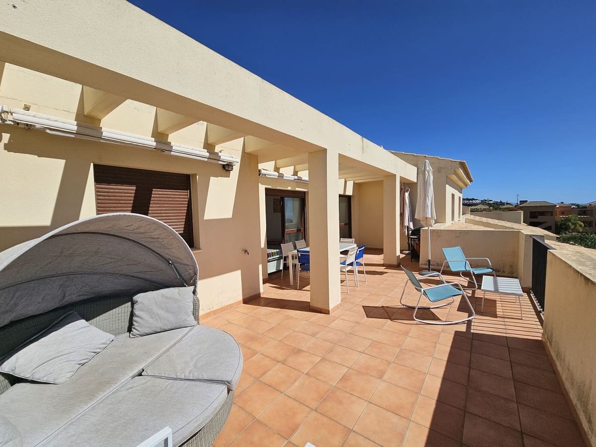 Ático de 3 habitaciones en Bahia de Casares en venta con piscina garaje - 435.000 € (Ref: 9209537)