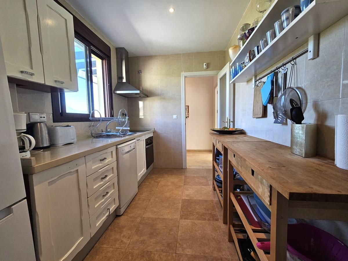 3 bedroom Penthouse for sale in Bahia de Casares with pool garage - € 399,000 (Ref: 9209537)