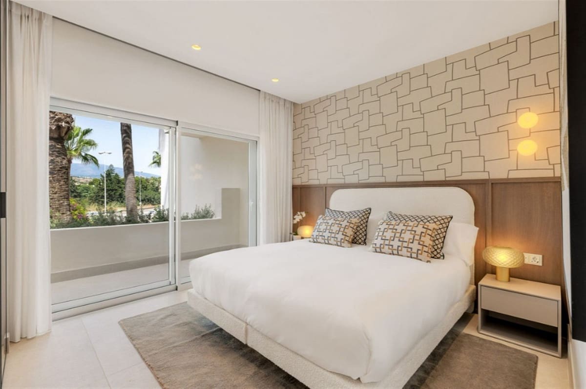 3 bedroom Apartment for sale in New Golden Mile with pool garage - € 1,995,000 (Ref: 9234985)