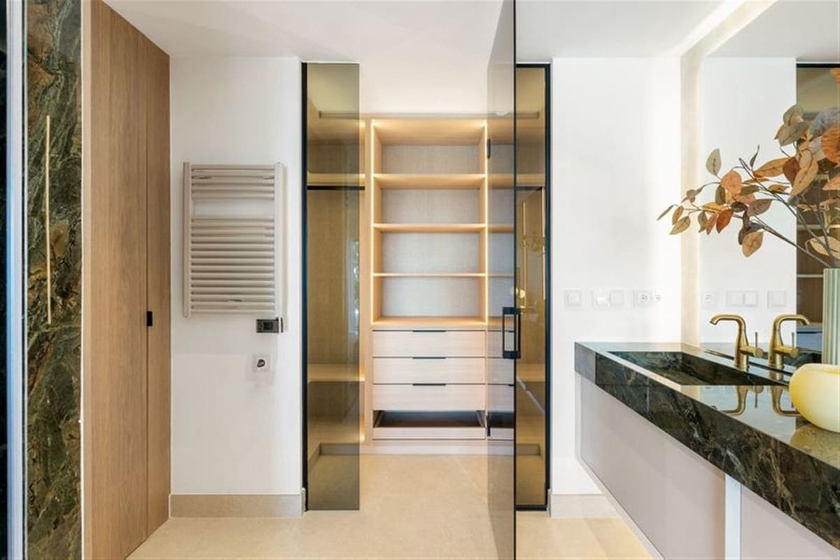 3 bedroom Apartment for sale in New Golden Mile with pool garage - € 1,995,000 (Ref: 9234985)