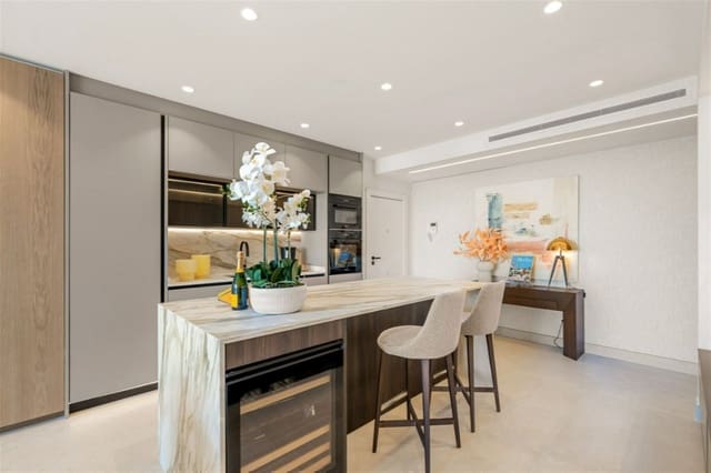 3 Zimmer Apartment zu verkaufen in New Golden Mile, Estepona mit Pool Garage - 1.995.000 € (Ref: 9234985)