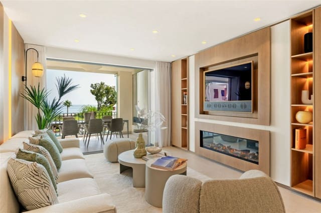 Apartamento de 3 habitaciones en New Golden Mile, Estepona en venta con piscina garaje - 1.995.000 € (Ref: 9234985)