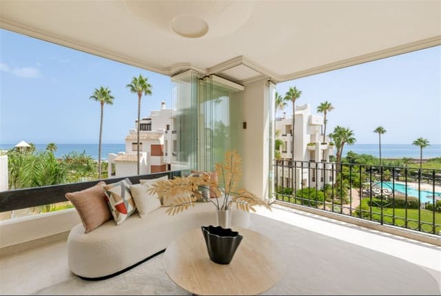 Apartamento de 3 habitaciones en New Golden Mile, Estepona en venta con piscina garaje - 1.995.000 € (Ref: 9234985)