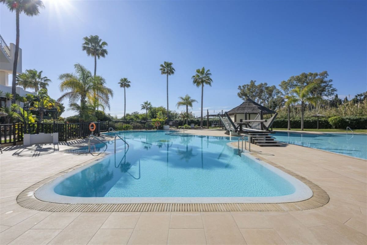 3 soverom Leilighet til salgs i New Golden Mile med svømmebasseng garasje - € 1 995 000 (Ref: 9234985)