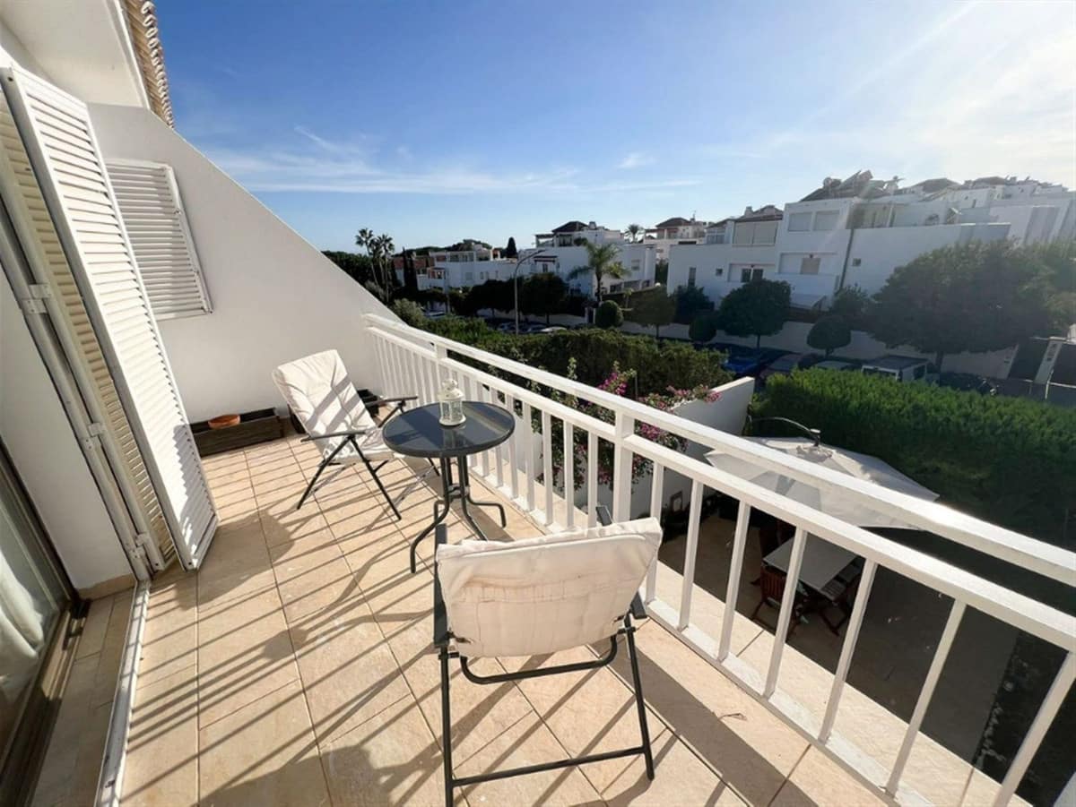3 bedroom Townhouse for sale in Marbella with pool - € 945,000 (Ref: 9244498)