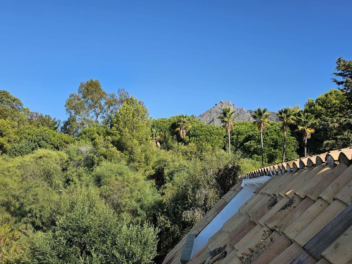 3 bedroom Townhouse for sale in Marbella with pool - € 945,000 (Ref: 9244498)