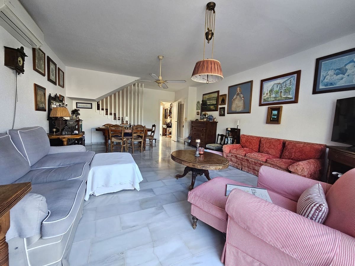 3 sovrum Hus till salu i Marbella med pool - 945 000 € (Ref: 9244498)