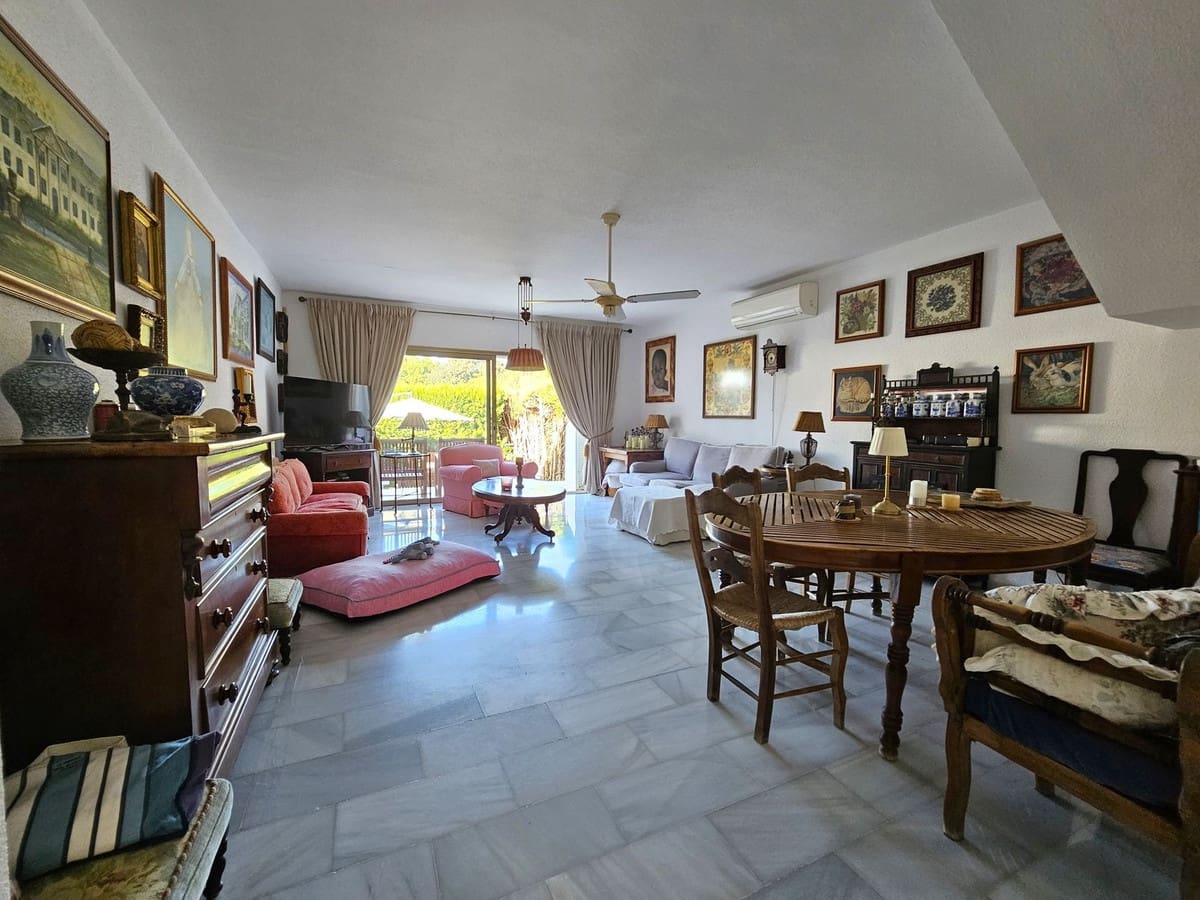 3 sovrum Hus till salu i Marbella med pool - 945 000 € (Ref: 9244498)