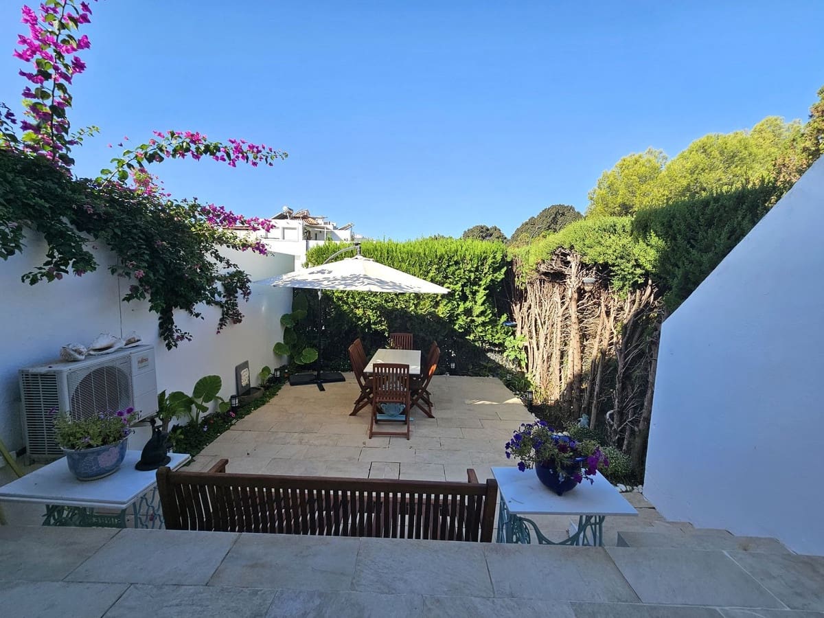 3 sovrum Hus till salu i Marbella med pool - 945 000 € (Ref: 9244498)