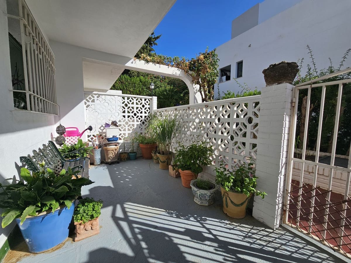 3 sovrum Hus till salu i Marbella med pool - 945 000 € (Ref: 9244498)