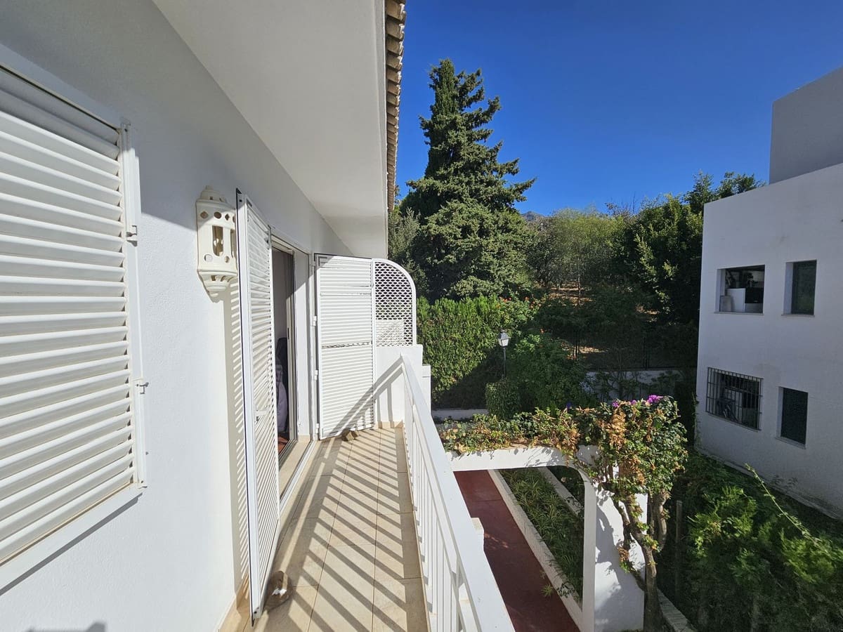 3 sovrum Hus till salu i Marbella med pool - 945 000 € (Ref: 9244498)