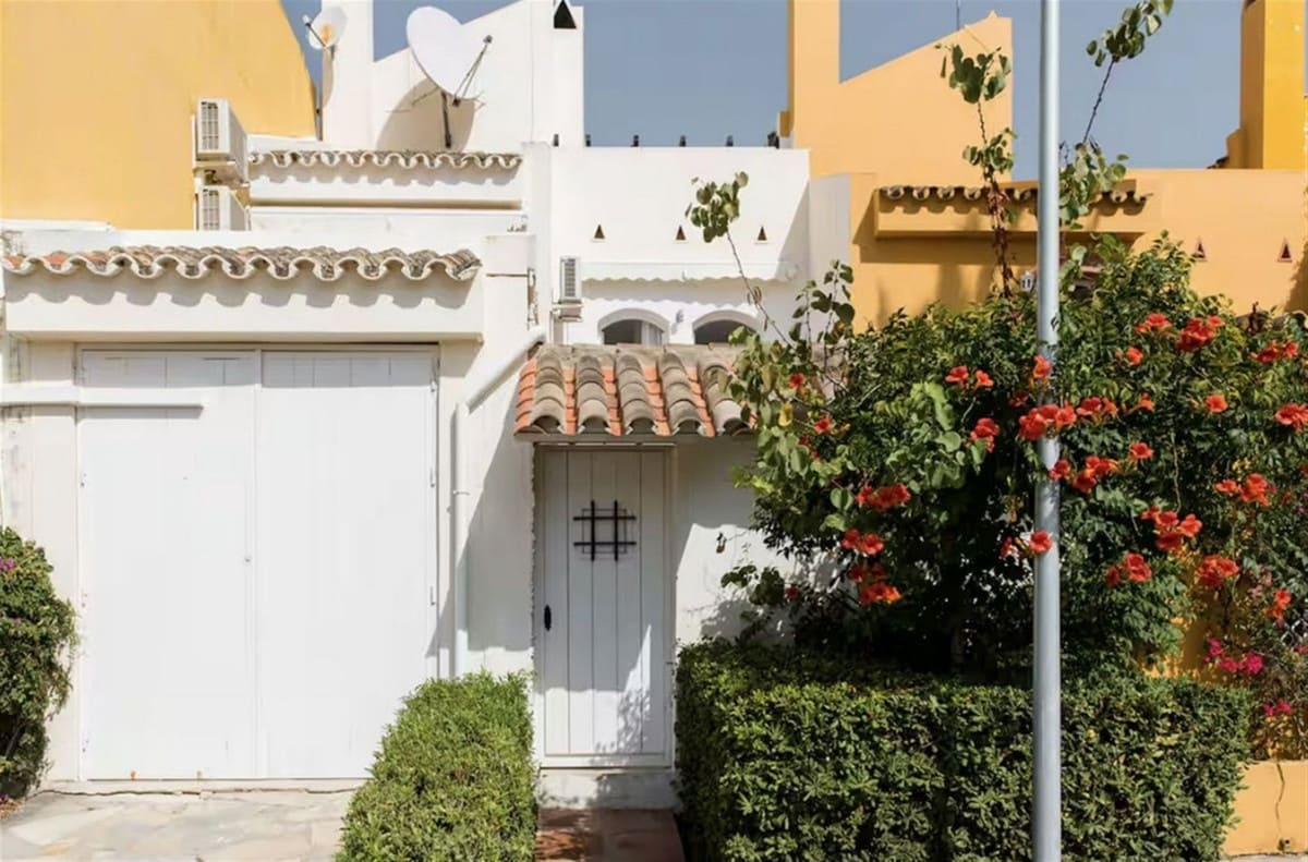 5 sovrum Hus till salu i Nueva Andalucia med pool - 690 000 € (Ref: 9297415)