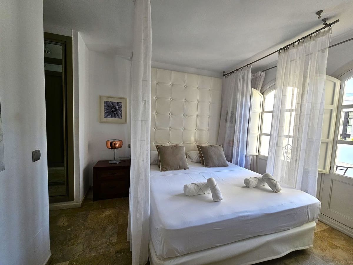 5 sovrum Hus till salu i Nueva Andalucia med pool - 690 000 € (Ref: 9297415)