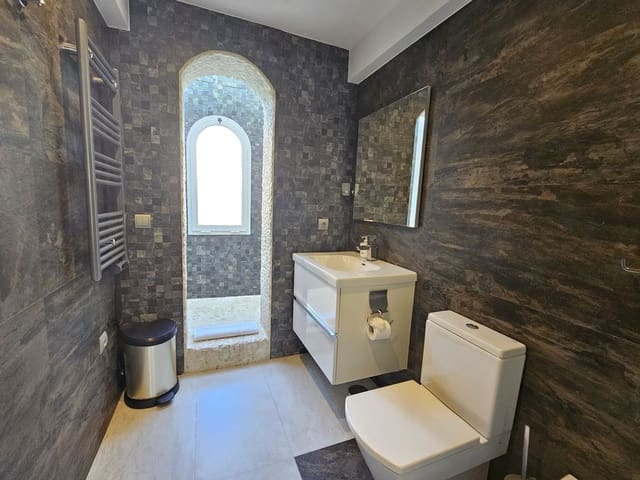 5 sovrum Hus till salu i Nueva Andalucia, Marbella med pool - 690 000 € (Ref: 9297415)