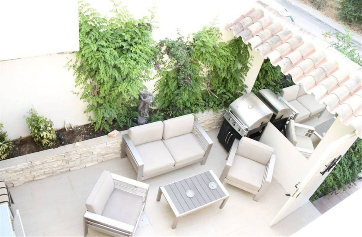 5 chambre Maison de Ville à vendre à Nueva Andalucia avec piscine - 690 000 € (Ref: 9297415)