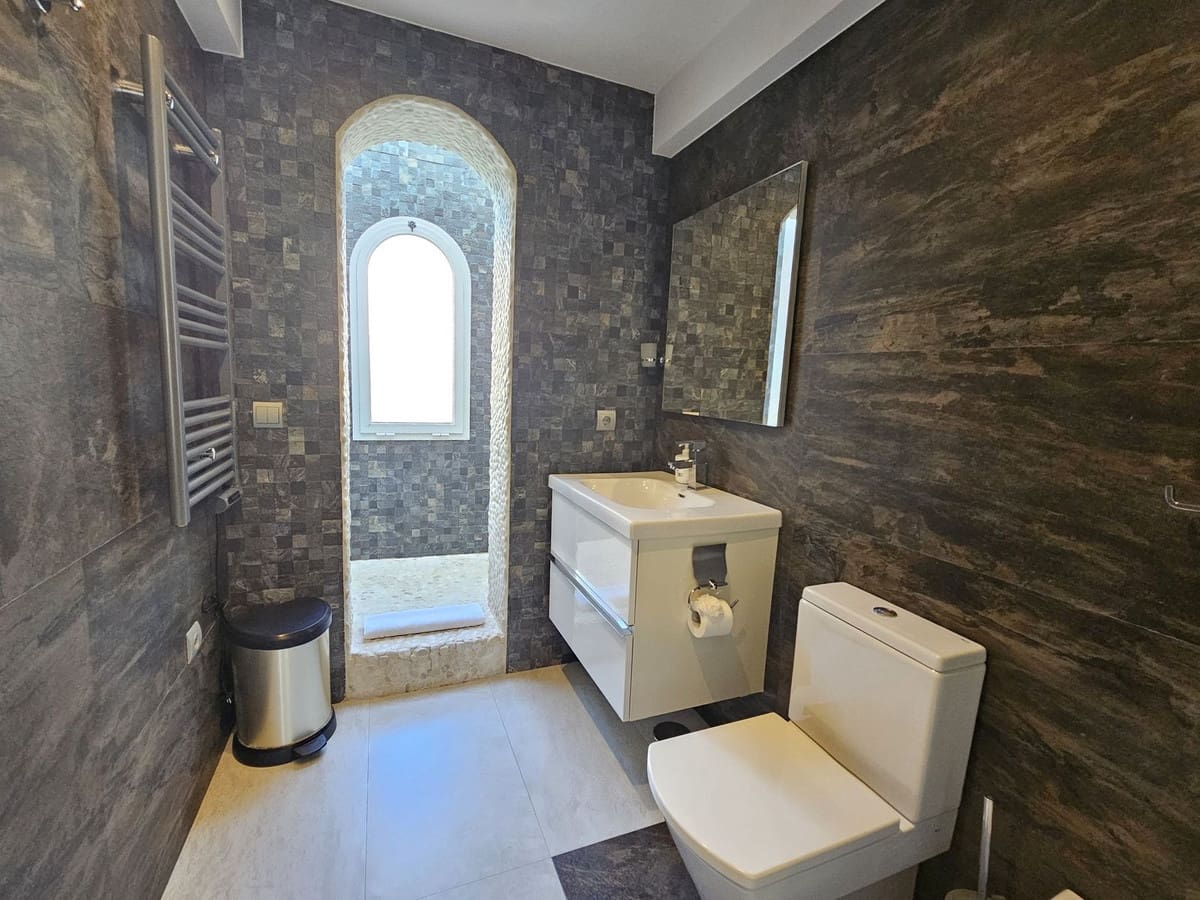 5 chambre Maison de Ville à vendre à Nueva Andalucia avec piscine - 690 000 € (Ref: 9297415)