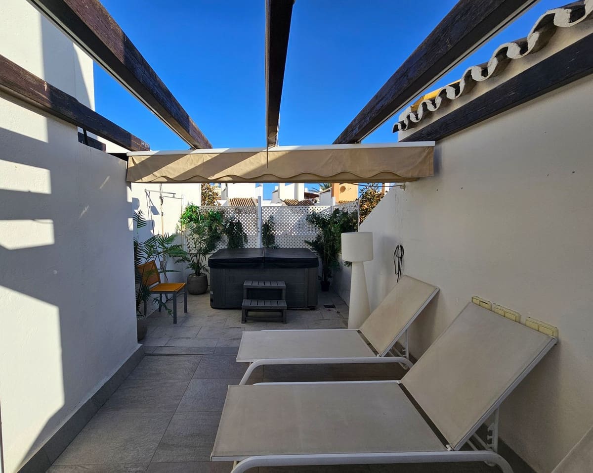 5 chambre Maison de Ville à vendre à Nueva Andalucia avec piscine - 690 000 € (Ref: 9297415)