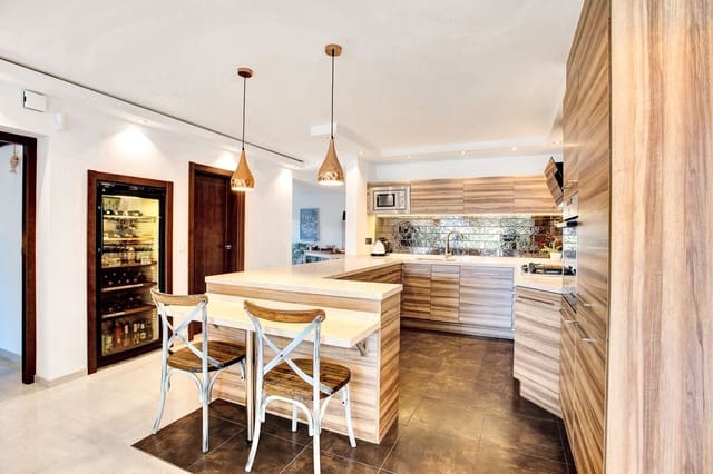 6 sypialnia Willa do wynajęcia w Marbesa, Marbella z basenem garażem - 7 800 € (Ref: 9306854)