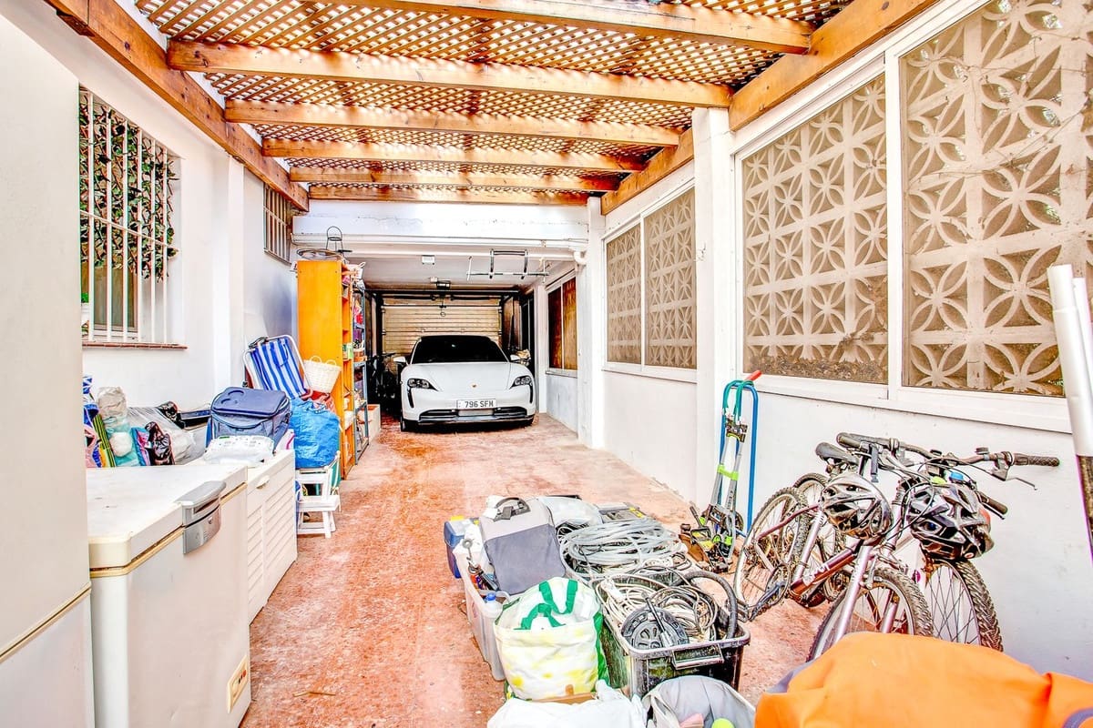 6 soveværelse Villa til leje i Marbesa med swimmingpool garage - € 7.800 (Ref: 9306854)