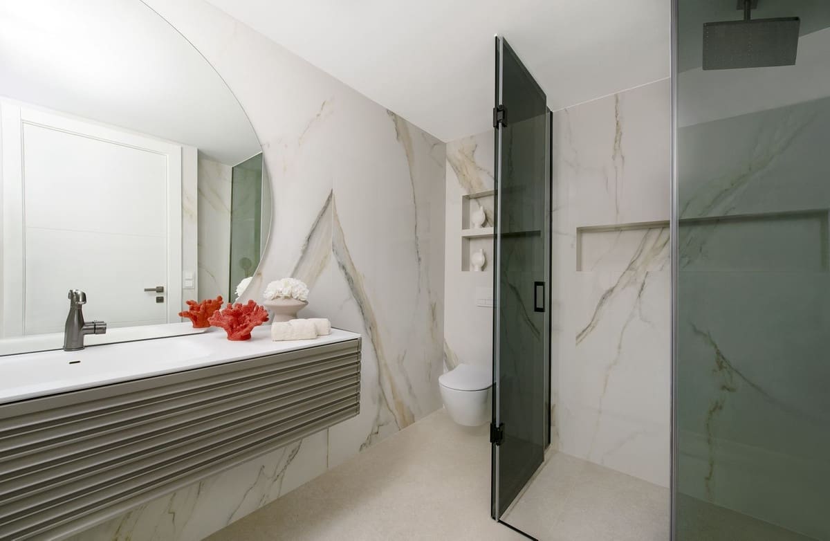 3 sypialnia Apartament na sprzedaż w New Golden Mile z basenem garażem - 2 395 000 € (Ref: 9318157)