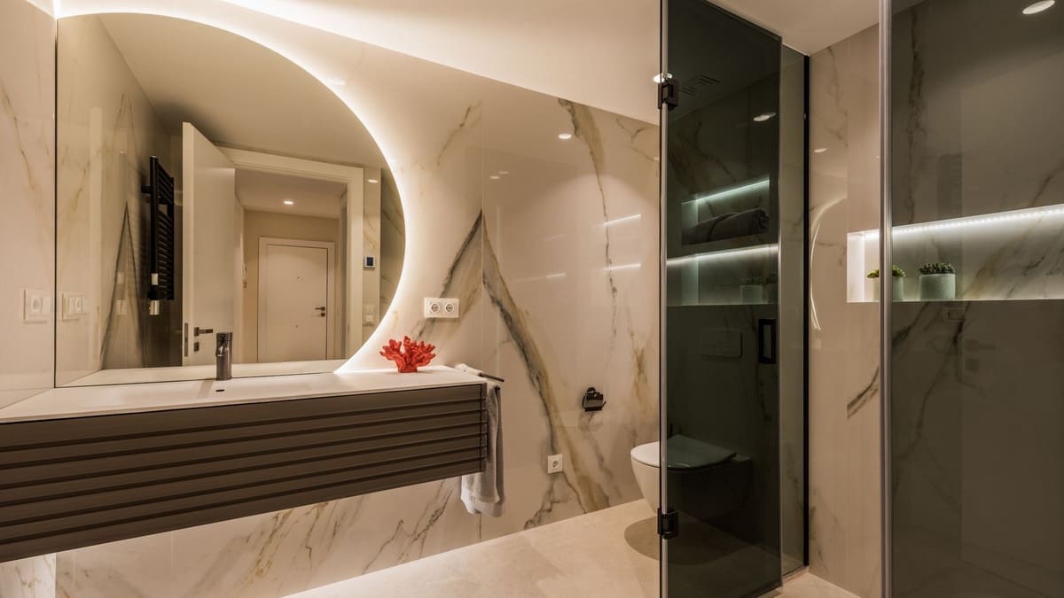 3 sypialnia Apartament na sprzedaż w New Golden Mile z basenem garażem - 2 395 000 € (Ref: 9318157)