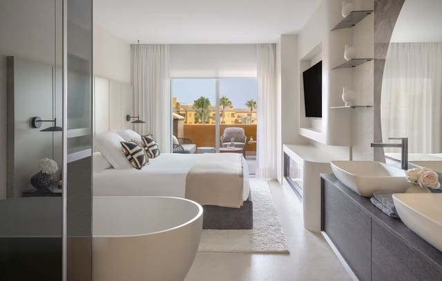 3 quarto Apartamento para venda em New Golden Mile, Estepona com piscina garagem - 2 395 000 € (Ref: 9318157)