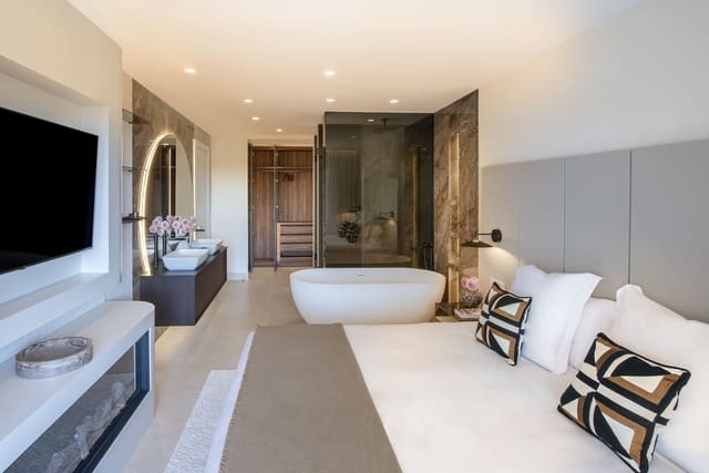 3 quarto Apartamento para venda em New Golden Mile, Estepona com piscina garagem - 2 395 000 € (Ref: 9318157)