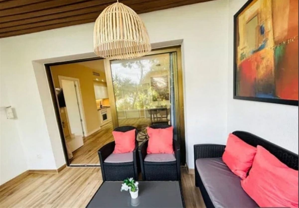 2 sypialnia Apartament na sprzedaż w Nueva Andalucia z basenem garażem - 640 000 € (Ref: 9335700)