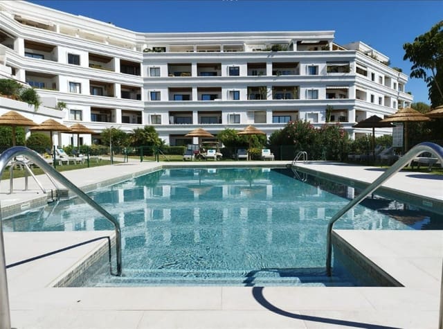 2 slaapkamer Appartement te koop in Nueva Andalucia, Marbella met zwembad garage - € 640.000 (Ref: 9335700)