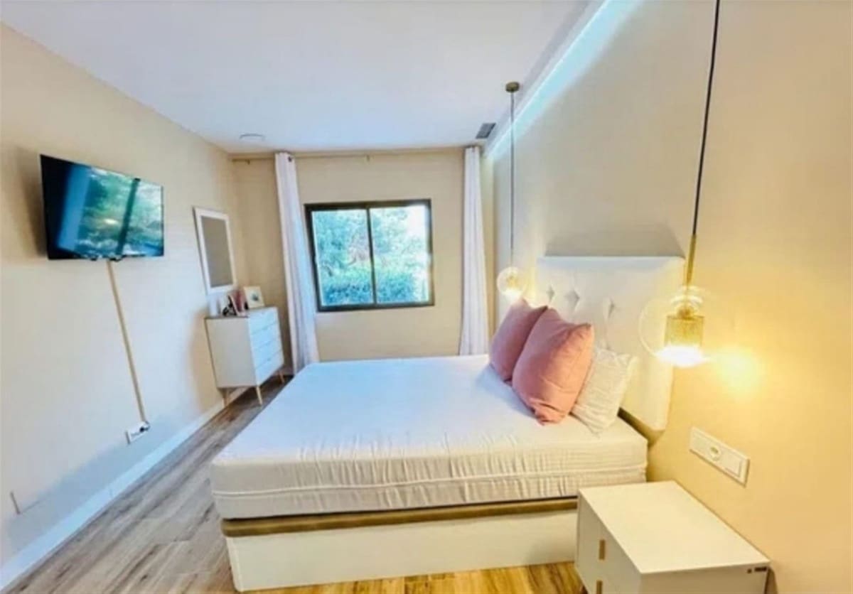 2 Zimmer Apartment zu verkaufen in Nueva Andalucia mit Pool Garage - 640.000 € (Ref: 9335700)