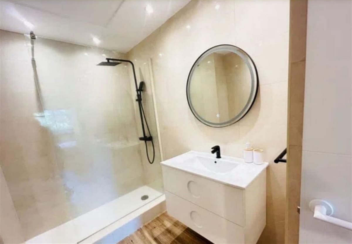 2 Zimmer Apartment zu verkaufen in Nueva Andalucia mit Pool Garage - 640.000 € (Ref: 9335700)