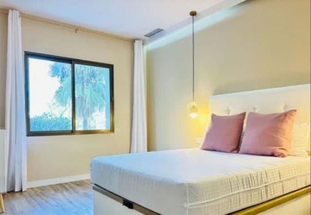 2 soverom Leilighet til salgs i Nueva Andalucia, Marbella med svømmebasseng garasje - € 640 000 (Ref: 9335700)