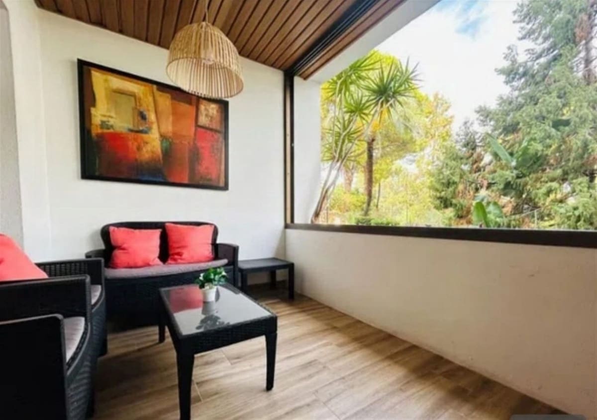 2 slaapkamer Appartement te koop in Nueva Andalucia met zwembad garage - € 640.000 (Ref: 9335700)