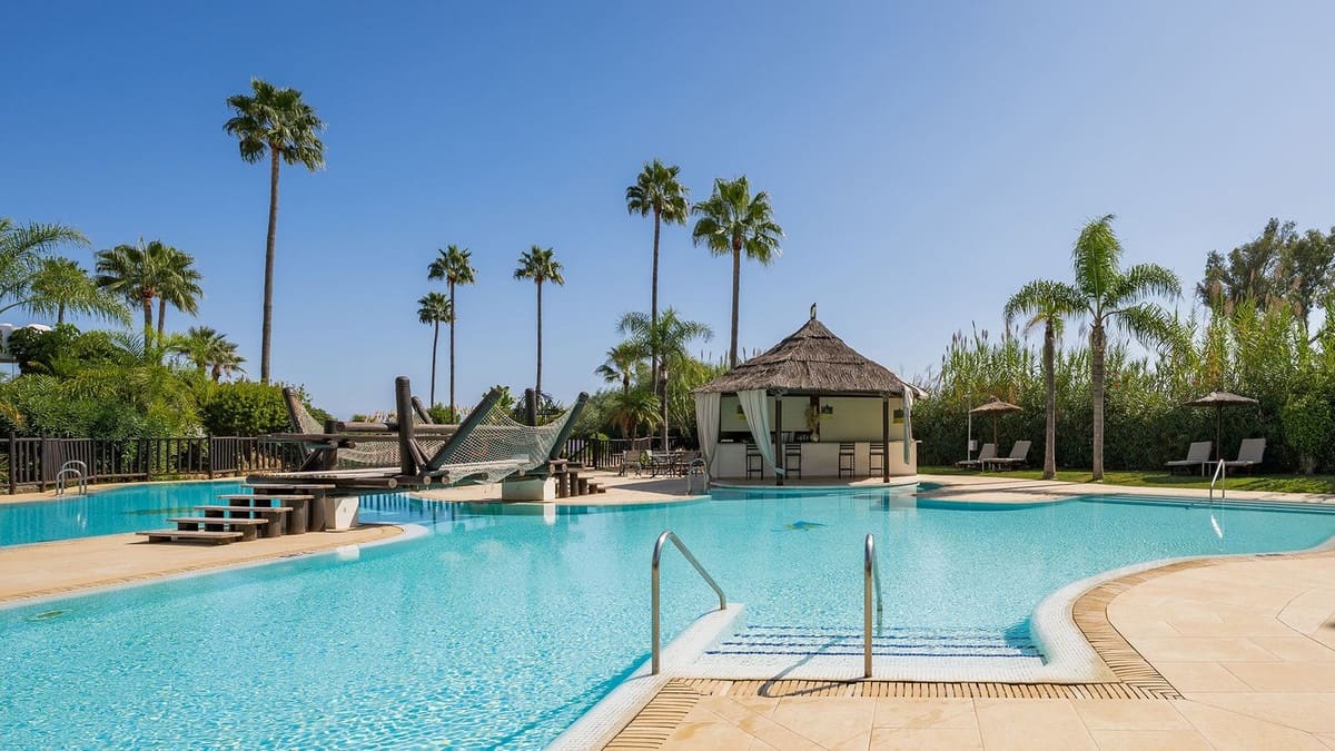 3 bedroom Apartment for sale in New Golden Mile with pool garage - € 1,995,000 (Ref: 9340237)