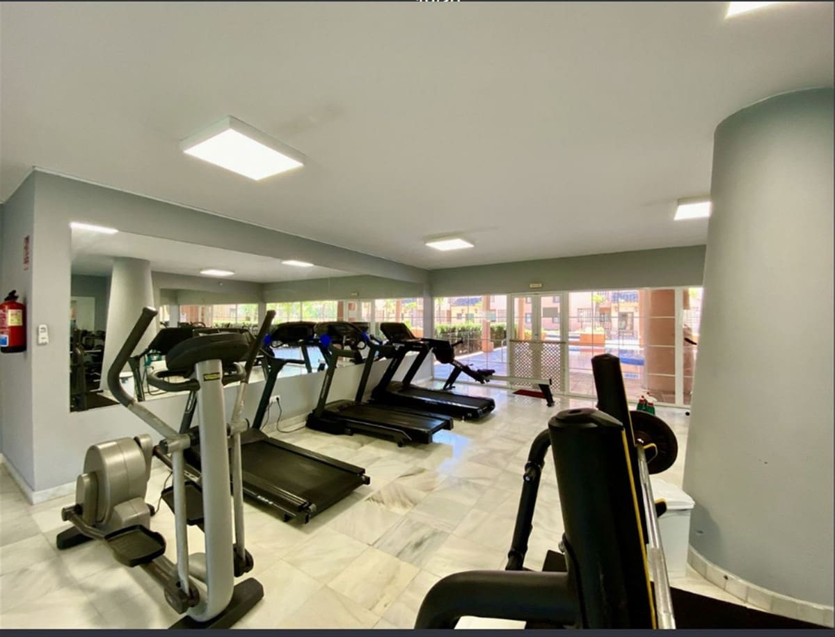 4 soverom Leilighet til salgs i Estepona med svømmebasseng garasje - € 850 000 (Ref: 9408193)