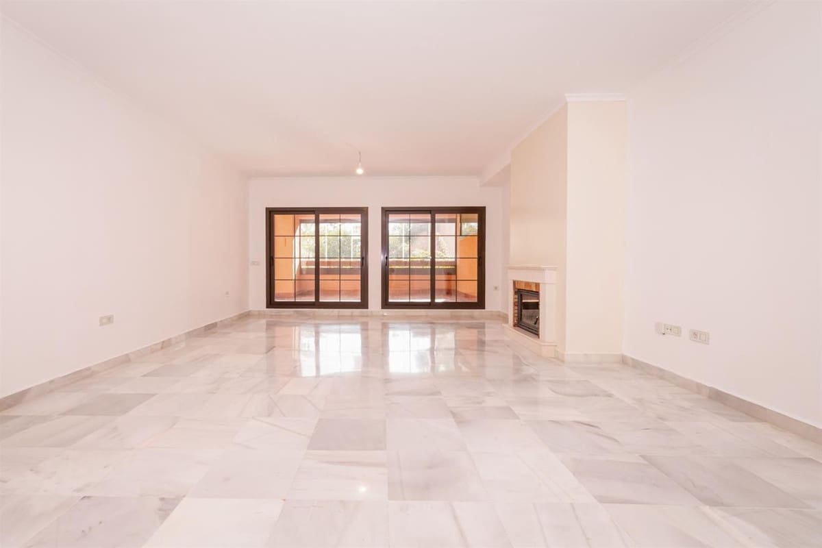 4 soverom Leilighet til salgs i Estepona med svømmebasseng garasje - € 850 000 (Ref: 9408193)