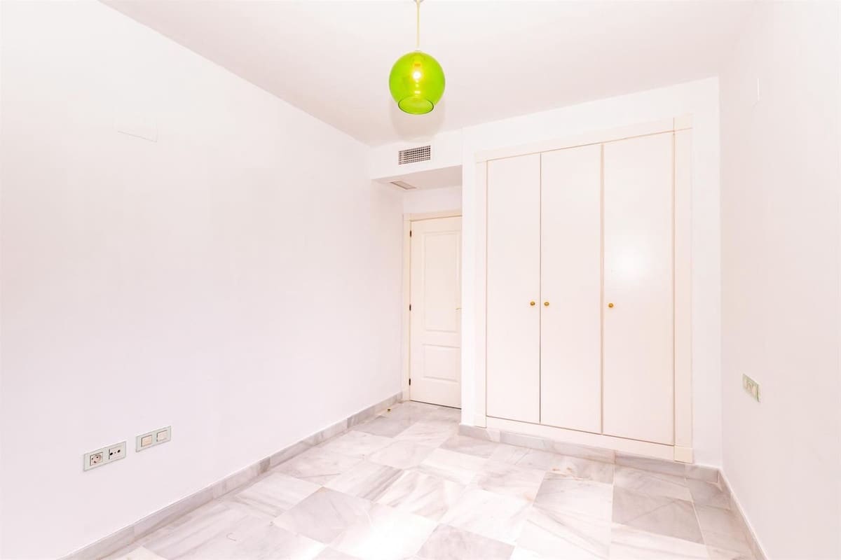 4 soverom Leilighet til salgs i Estepona med svømmebasseng garasje - € 850 000 (Ref: 9408193)