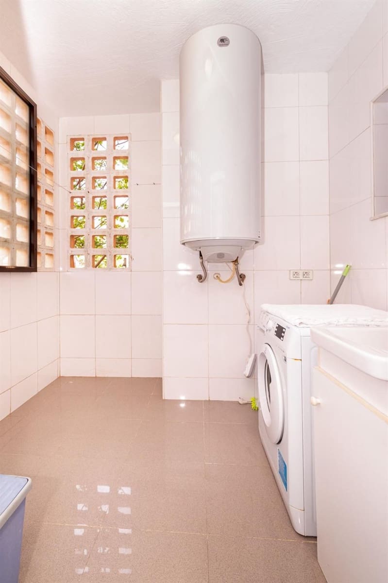 4 soverom Leilighet til salgs i Estepona med svømmebasseng garasje - € 850 000 (Ref: 9408193)